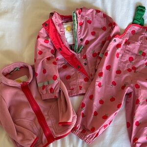 Mini Boden Apple Print Rain Set
